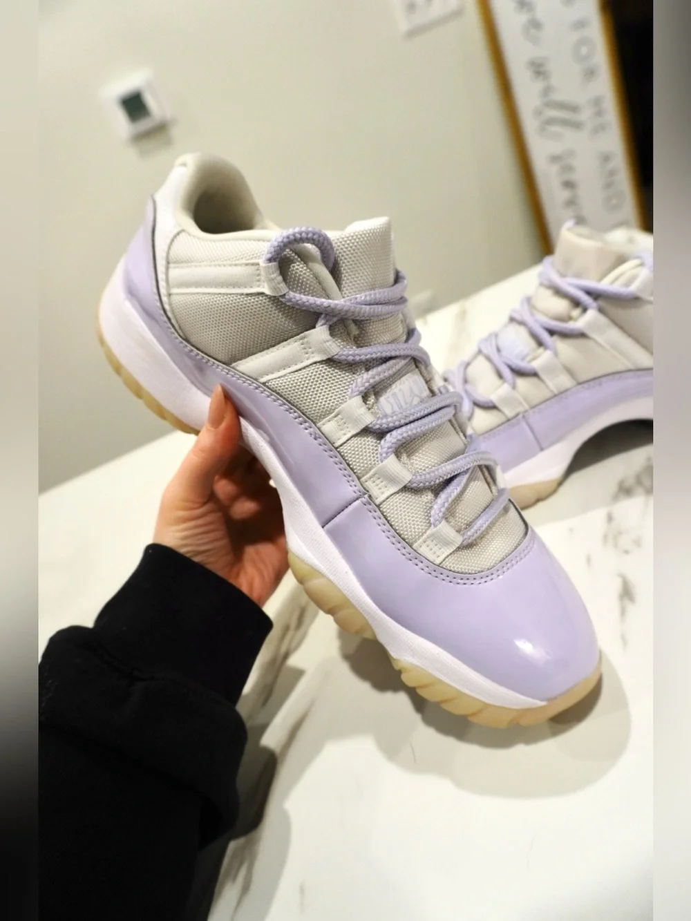 Air Jordan 11 Retro Low 'Pure Violet Mens 11.5